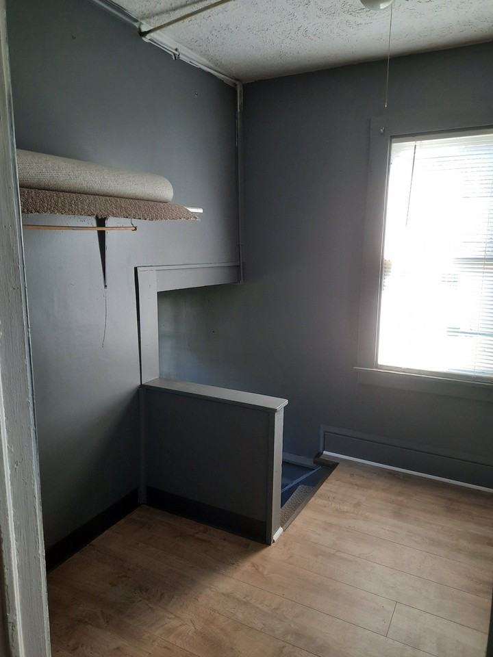 203 Wilson St - Photo 2 of 15