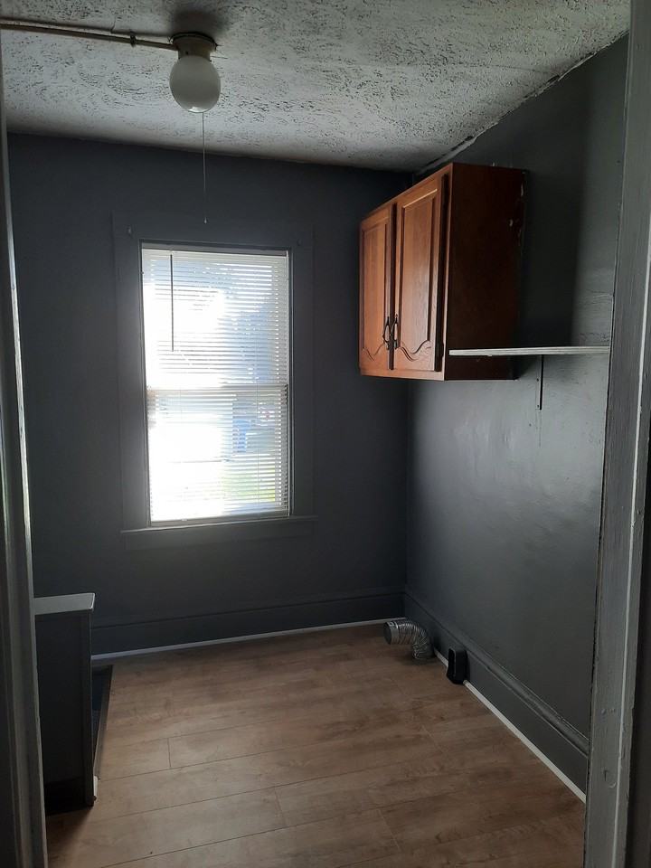 203 Wilson St - Photo 3 of 15