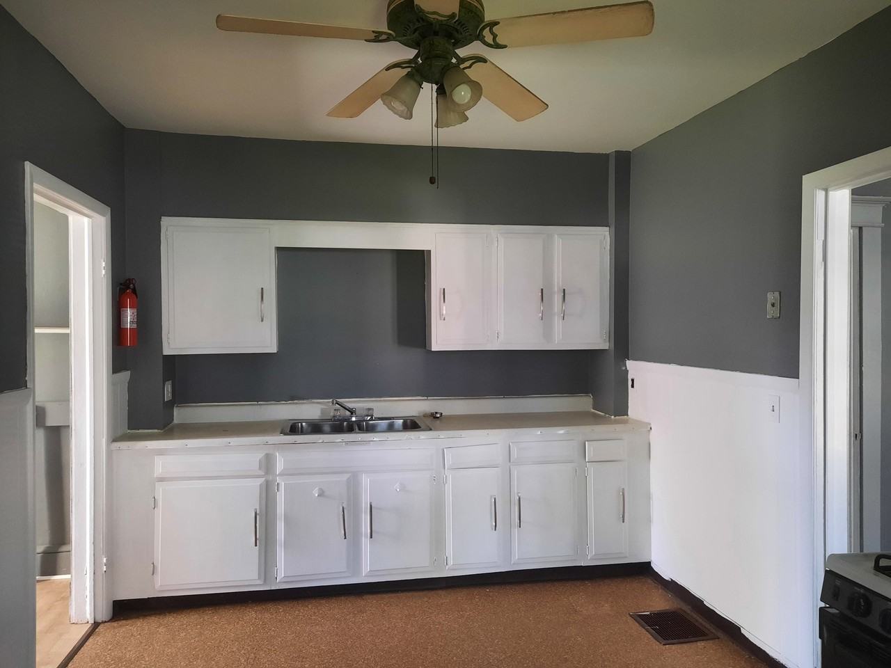 203 Wilson St - Photo 4 of 15