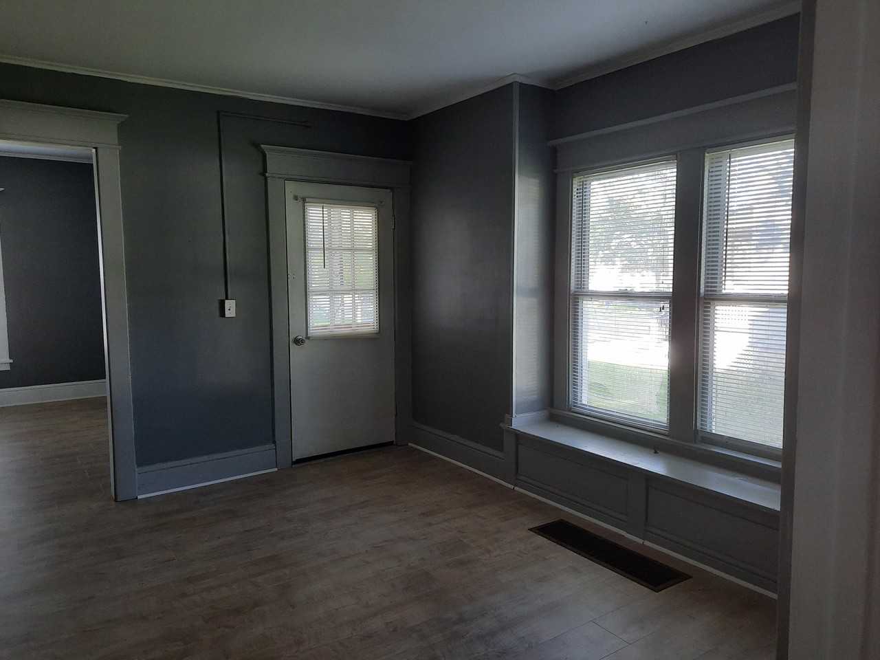 203 Wilson St - Photo 7 of 15