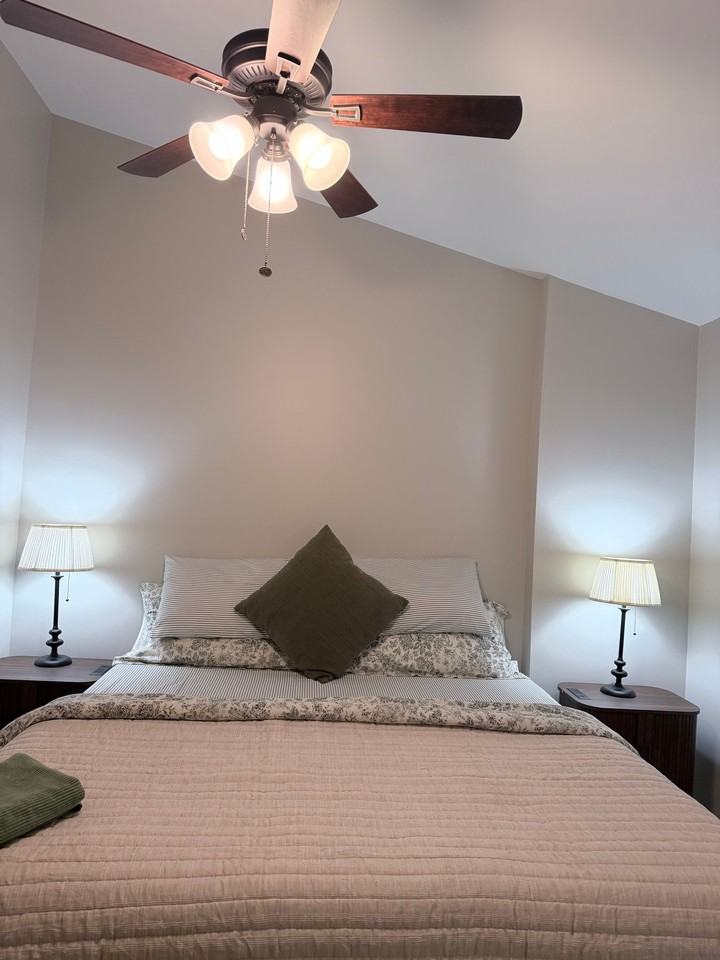 9061 Falcon Glen Ct - Photo 3 of 11