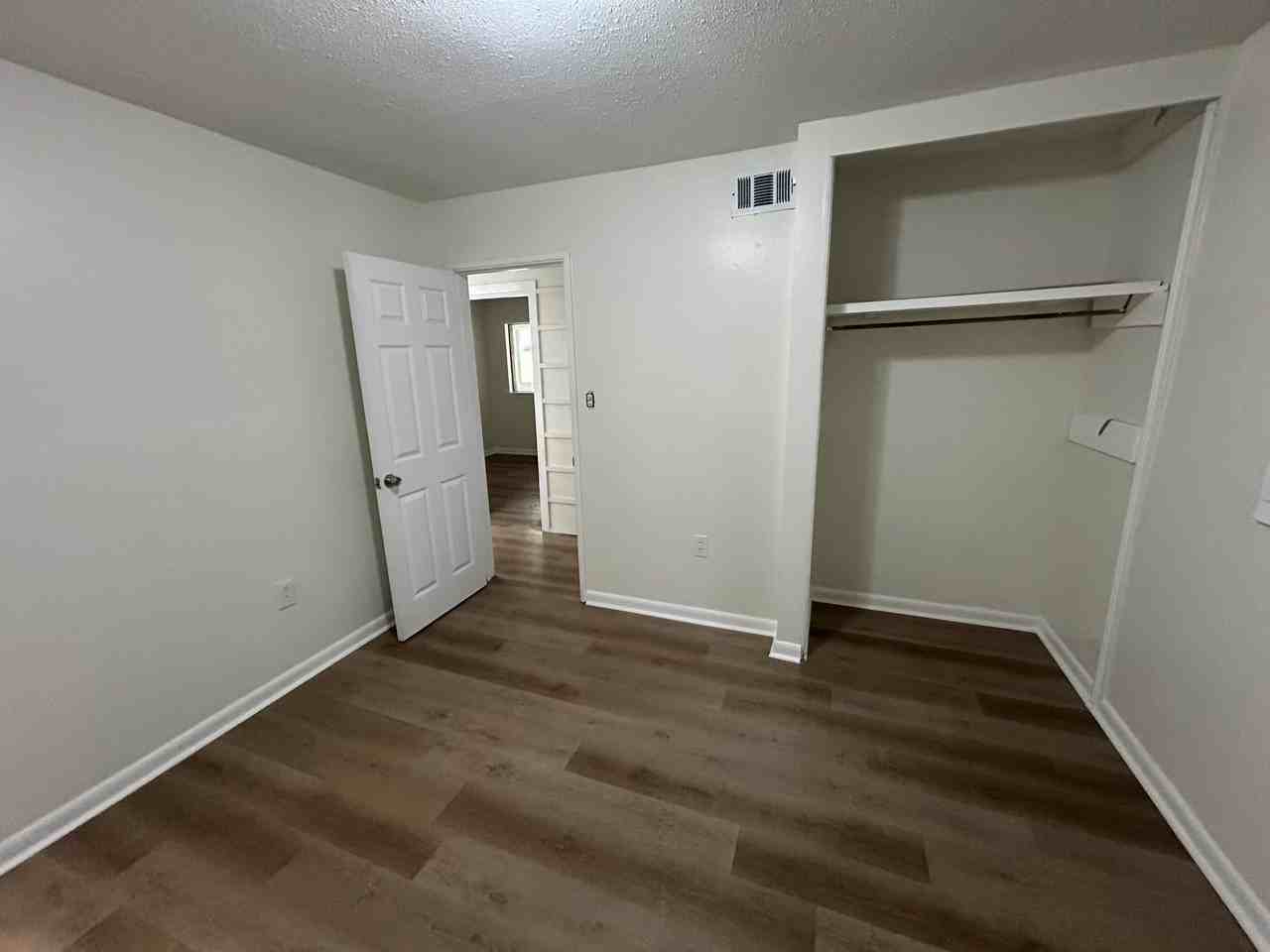 1423 Woody Dr - Photo 2 of 19