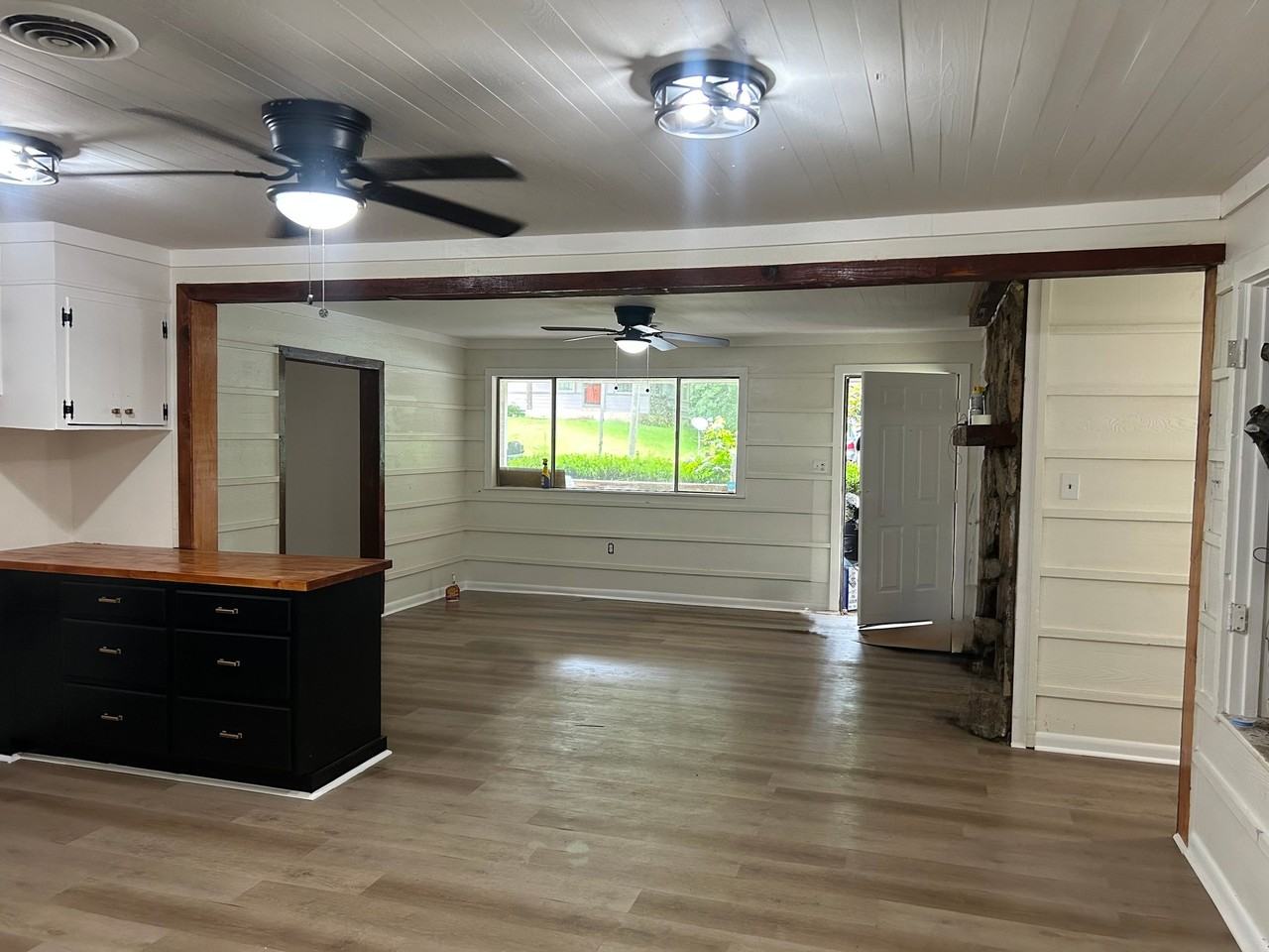 1423 Woody Dr - Photo 6 of 19