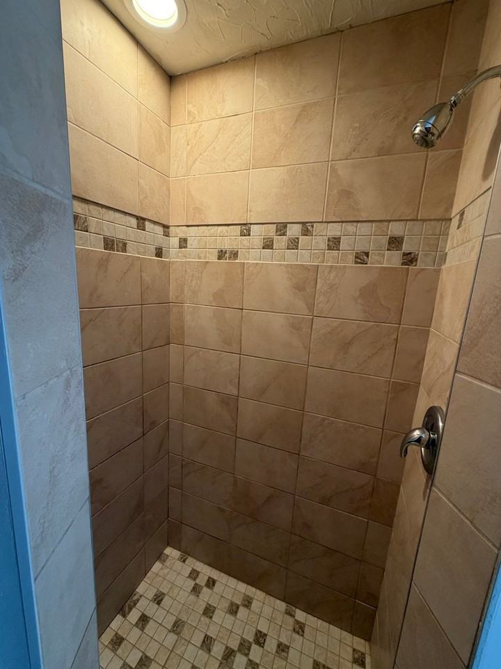 909/911 23Rd St #911 - Photo 7 of 15