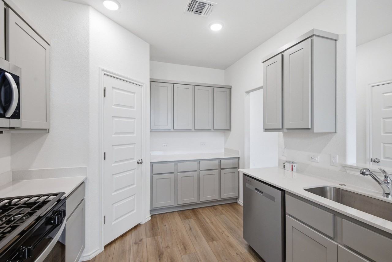 126 Bendecido Loop - Photo 3 of 20