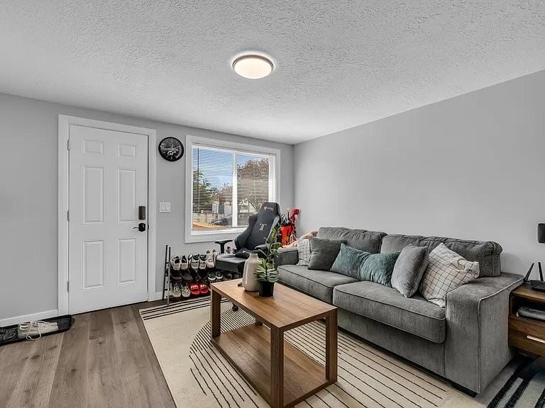 602 W 3rd Ave #602 - Photo 2 of 3