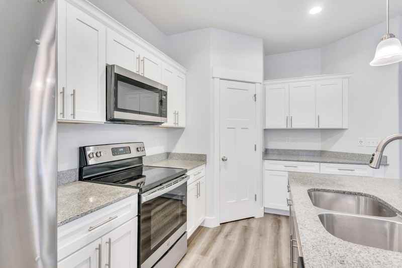 1613 Nw - Photo 6 of 28