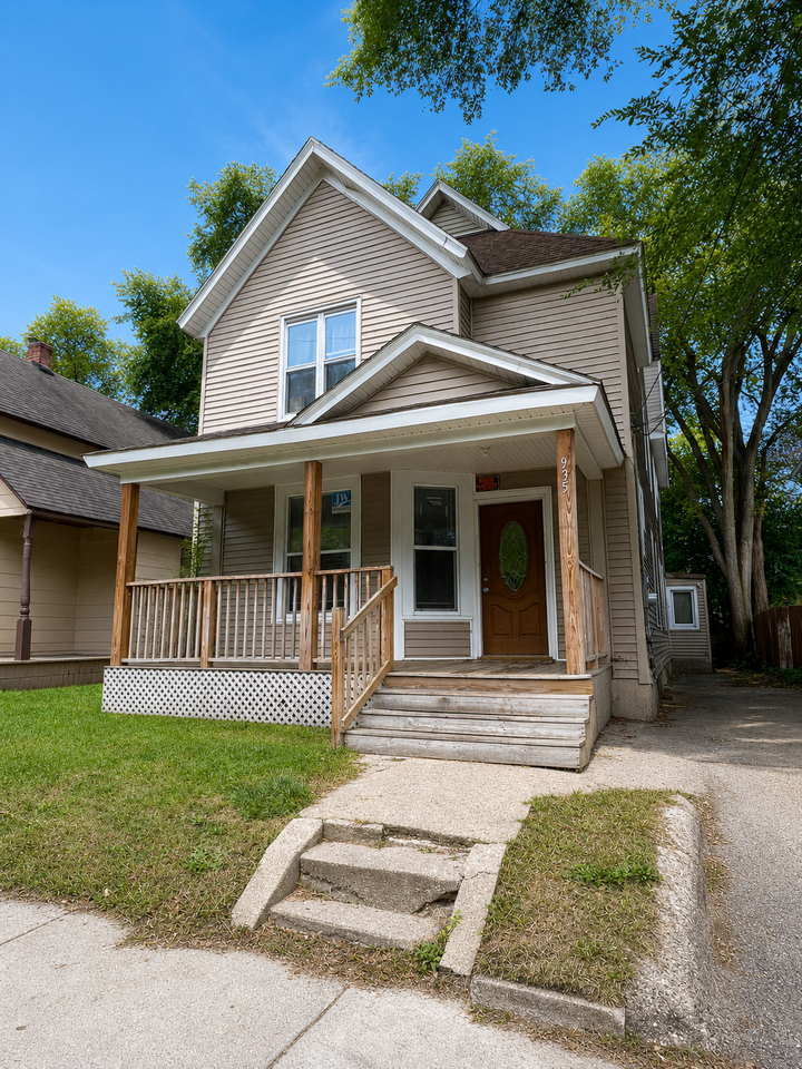 935 Prospect Avenue Northeast, Unit 1B - Photo 2 of 10