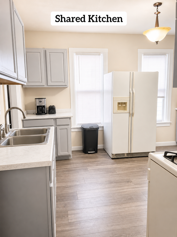935 Prospect Avenue Northeast, Unit 1B - Photo 7 of 10