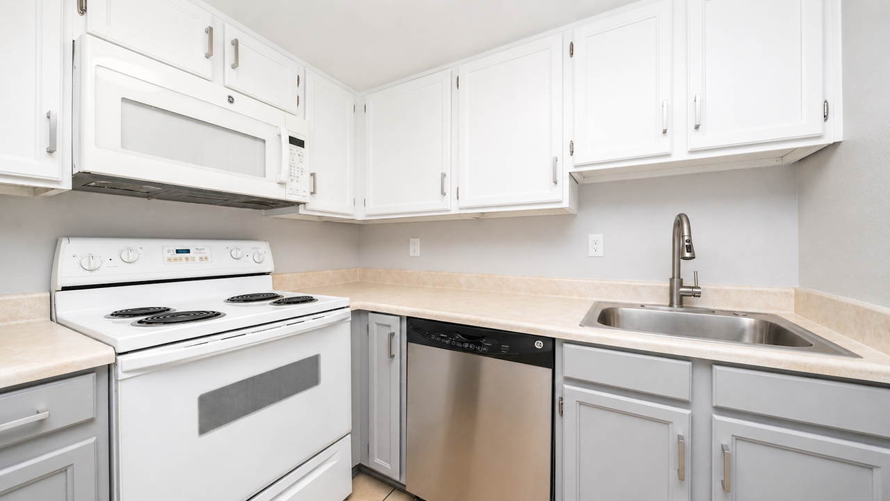 1831 West Mulberry Drive, Unit 242 - Photo 7 of 21