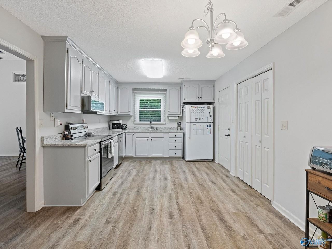 105 Whisperbrook Cir - Photo 3 of 15