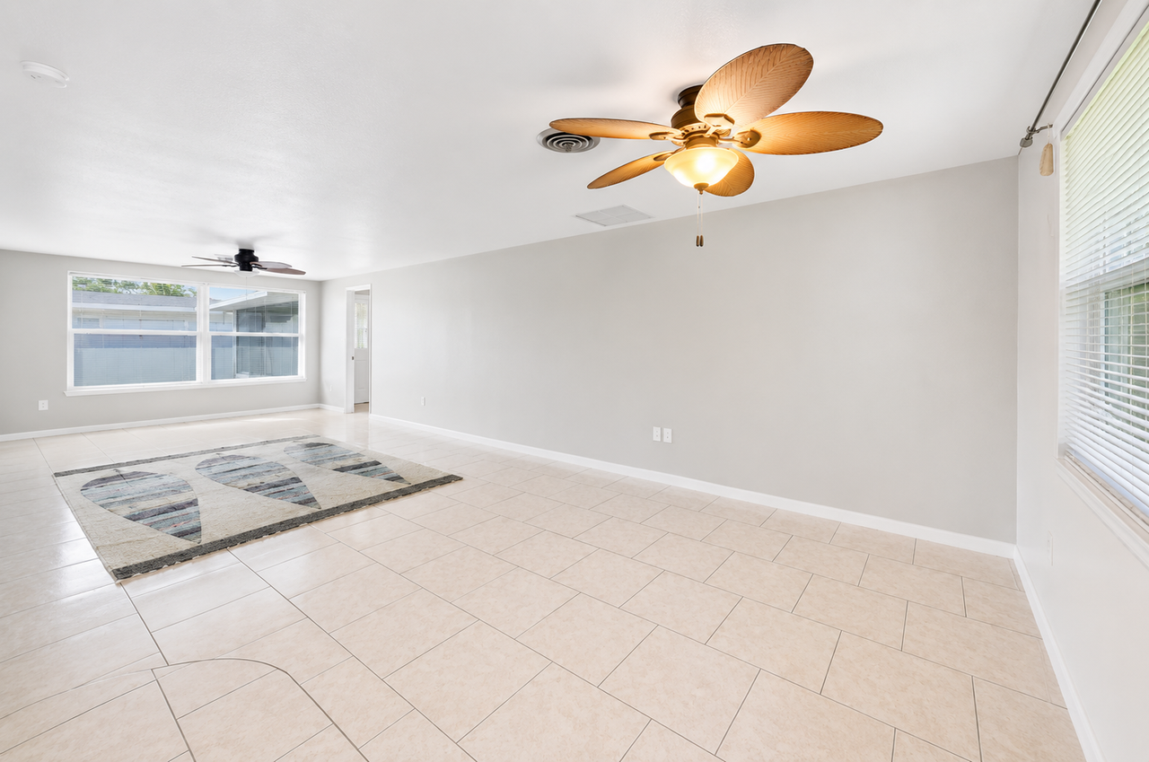 1604 Cardinal Lane - Photo 3 of 9