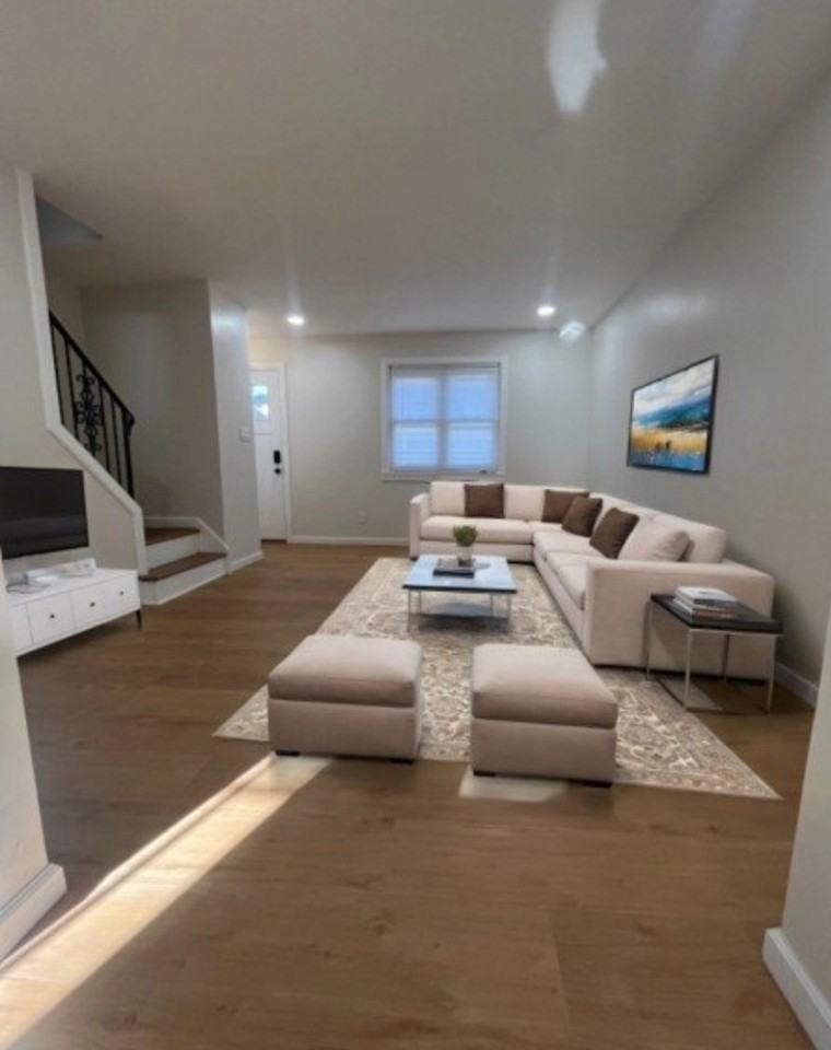 27A Melmore Gdns
