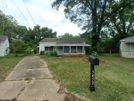 featured image of 3452 Harris St