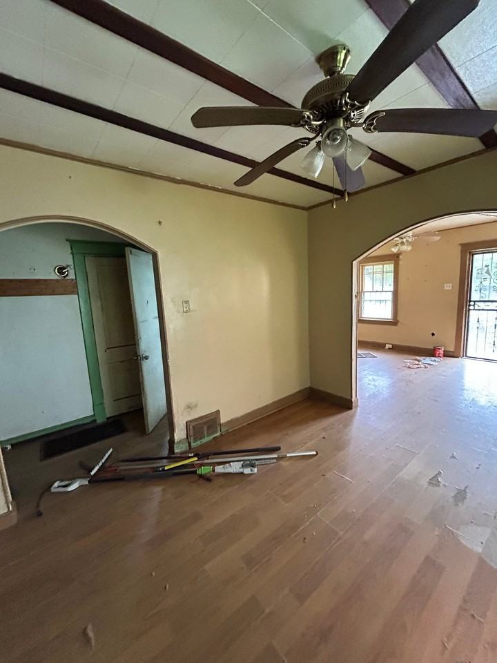 5919 Sherry Ave - Photo 5 of 20