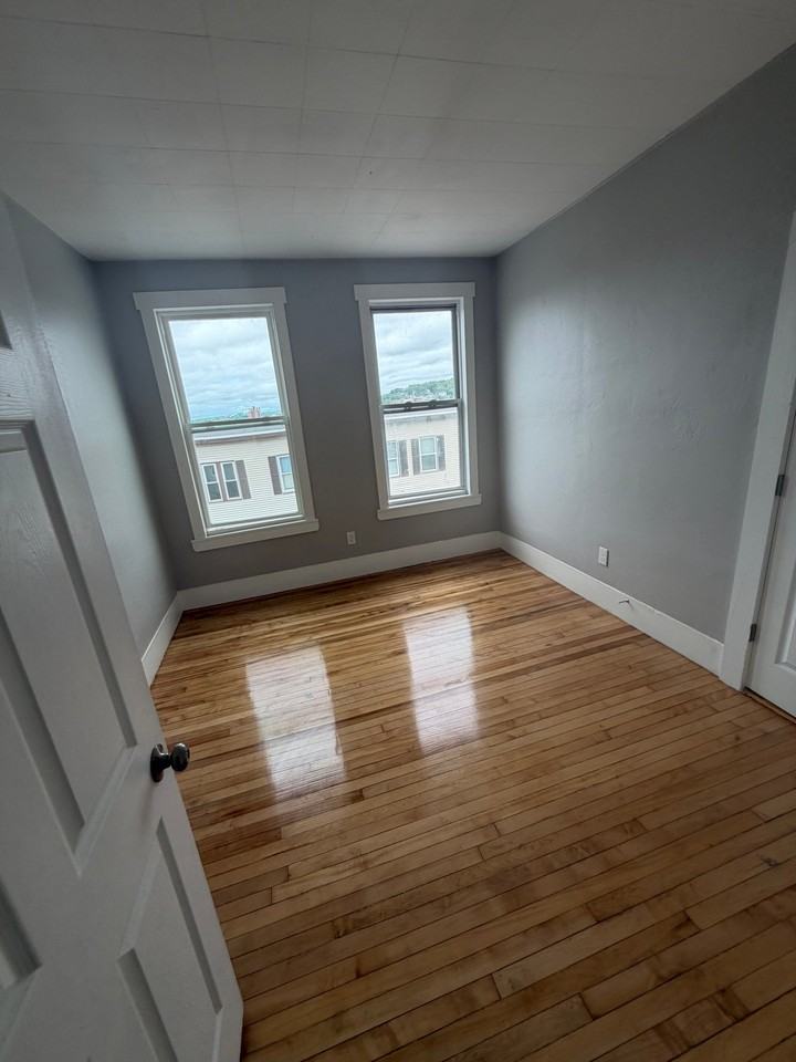 78 Waverly St #3R - Photo 7 of 7
