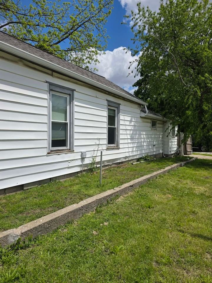 10 Cedar St - Photo 4 of 20