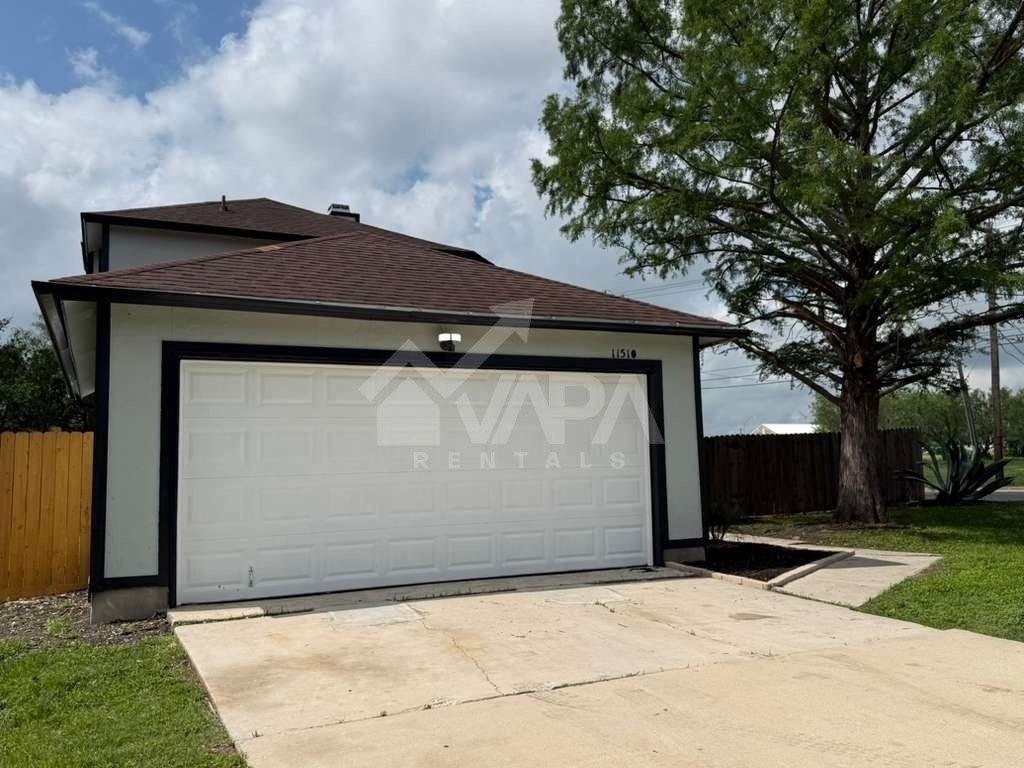 11510 Hatchet Pass Dr - Photo 2 of 20