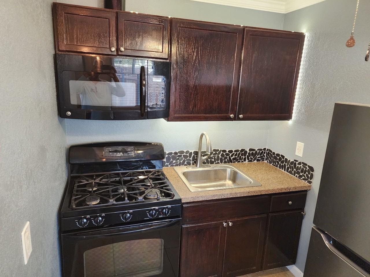 711 S Pine St #711 - Photo 7 of 20