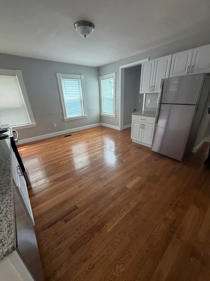 22 Lodi St #1 - Photo 5 of 11