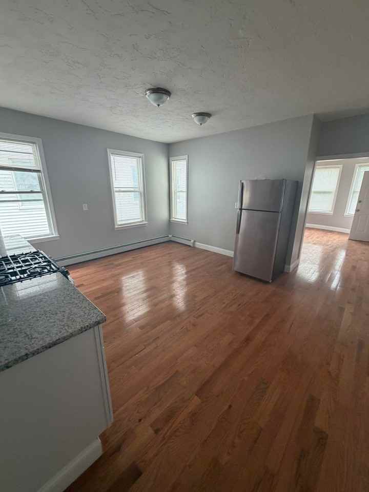 597 Millbury St #2 - Photo 7 of 10