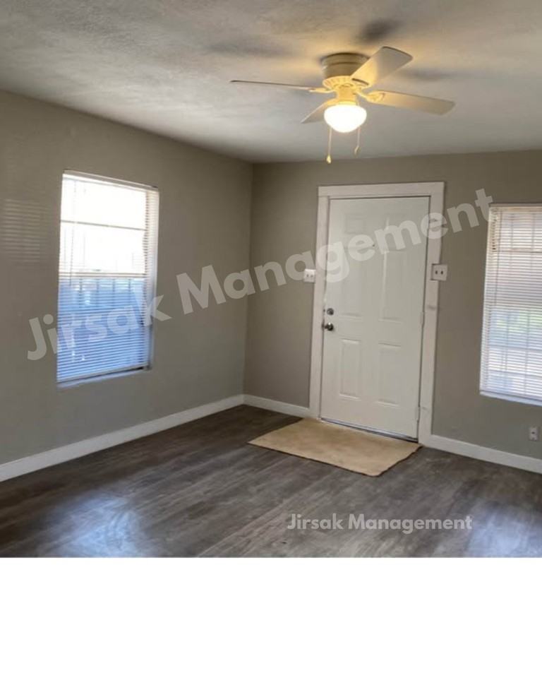 4740 Stokes St - Photo 3 of 5
