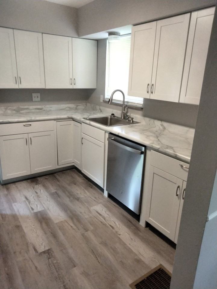 70 Illona Dr - Photo 4 of 20