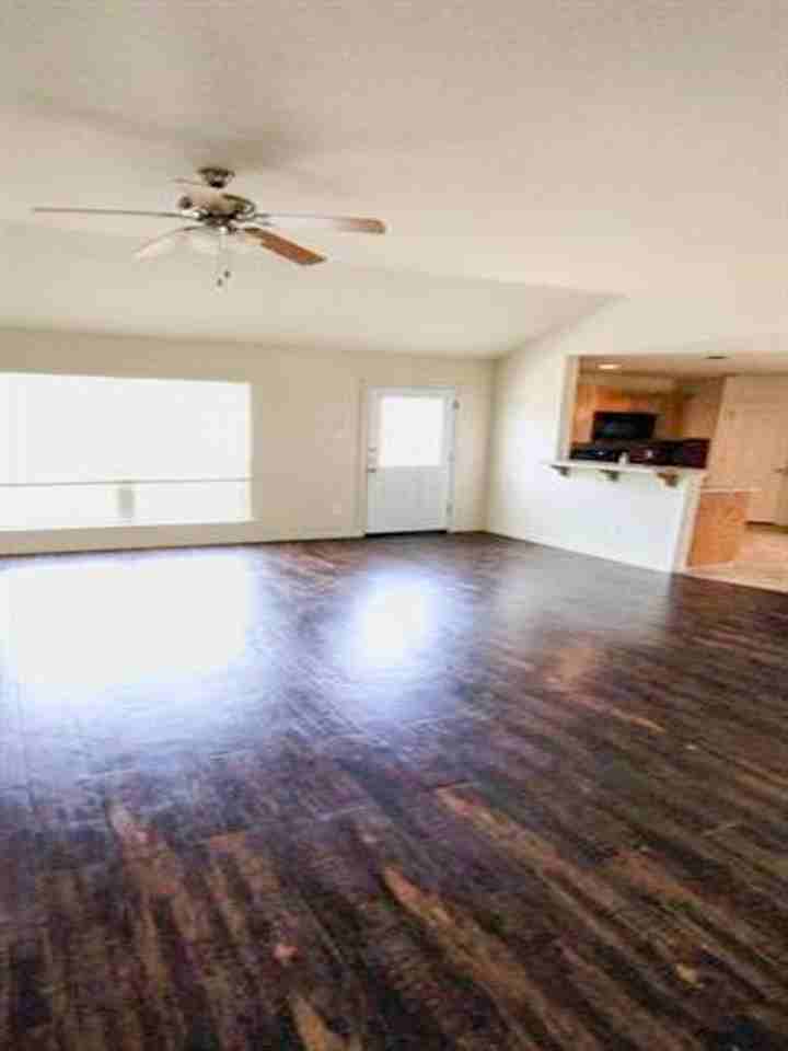 3410 Plateau St - Photo 4 of 10
