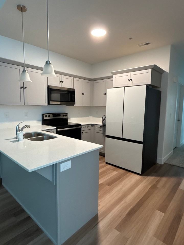 13483 S Commodus Dr #303 - Photo 3 of 4