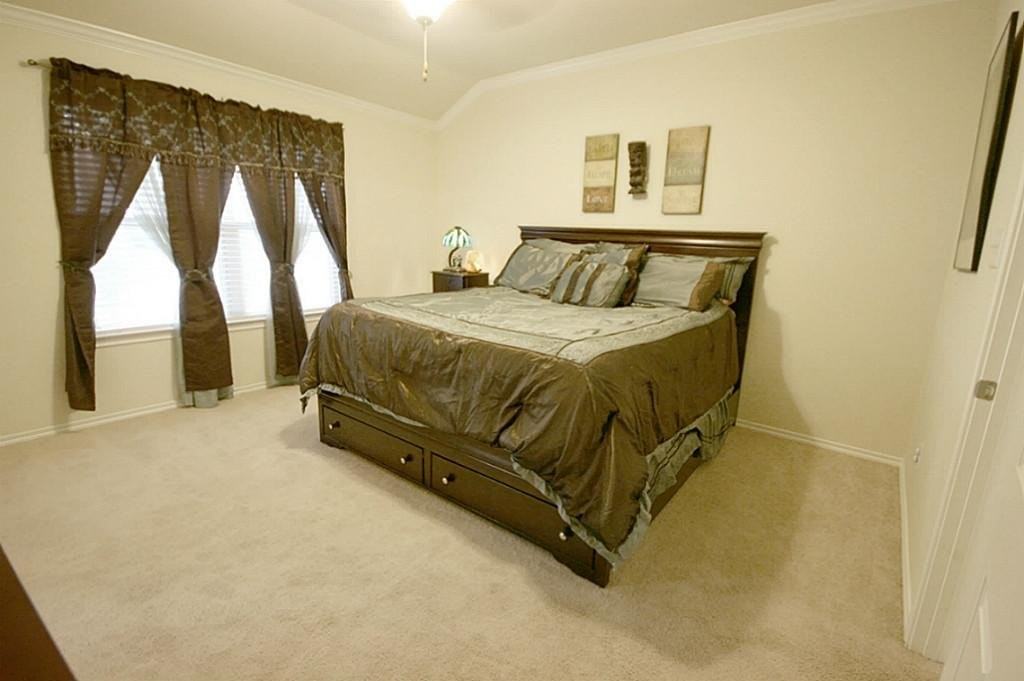 24530 Folkstone Cir - Photo 2 of 5