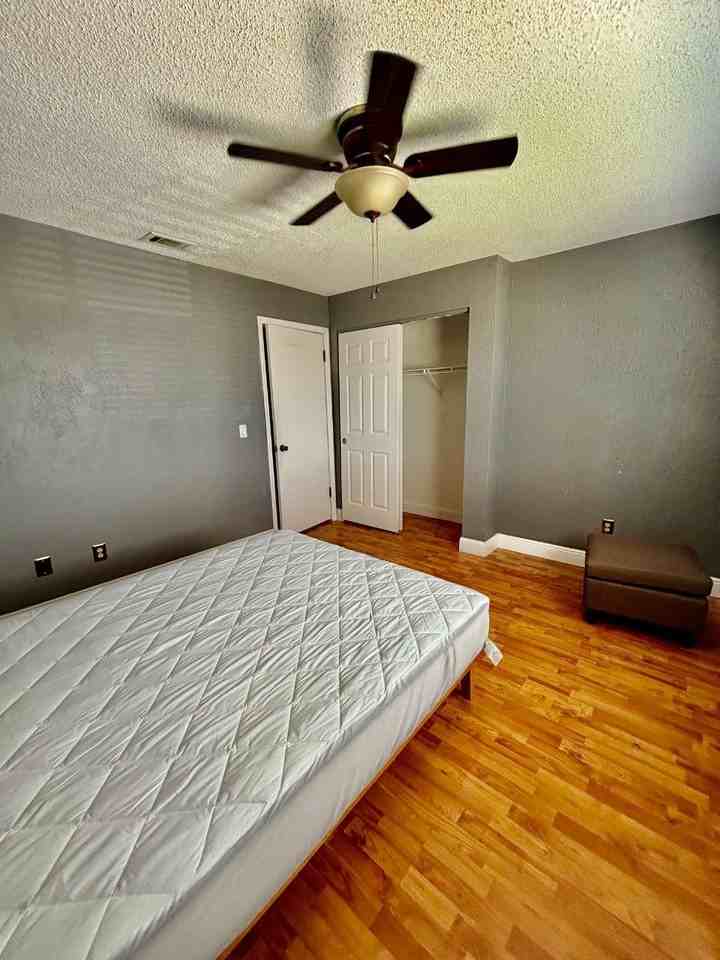 106 Coralwood Cir - Photo 3 of 5