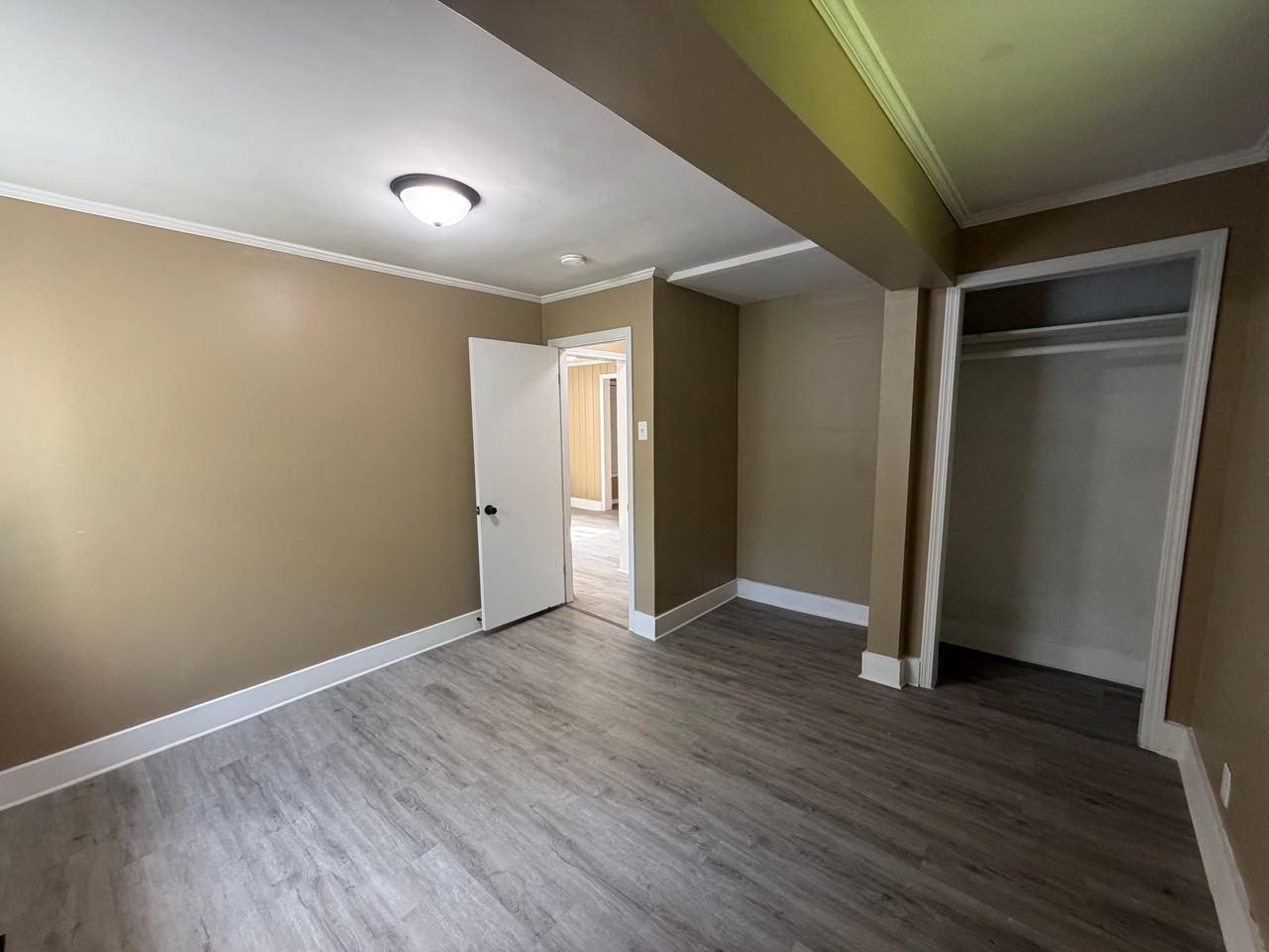 1435 47th Ave - Photo 4 of 4