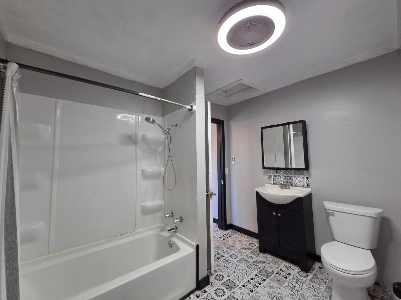 612 1st Ave W - Photo 2 of 10