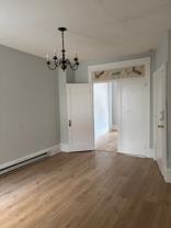 905 1/2 W Allen St #1stFL - Photo 1 of 1