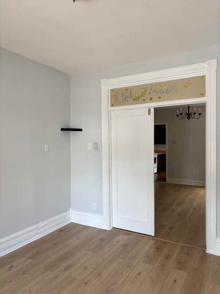 905 1/2 W Allen St #1stFL - Photo 3 of 10