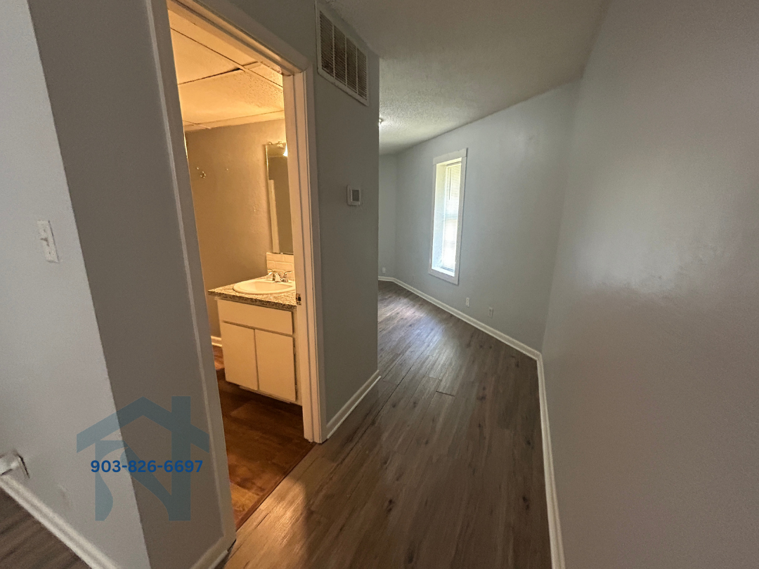Valley View Apartments - Photo 3 of 5