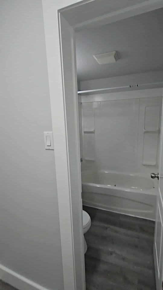 570 Ellice Ave - Photo 2 of 5