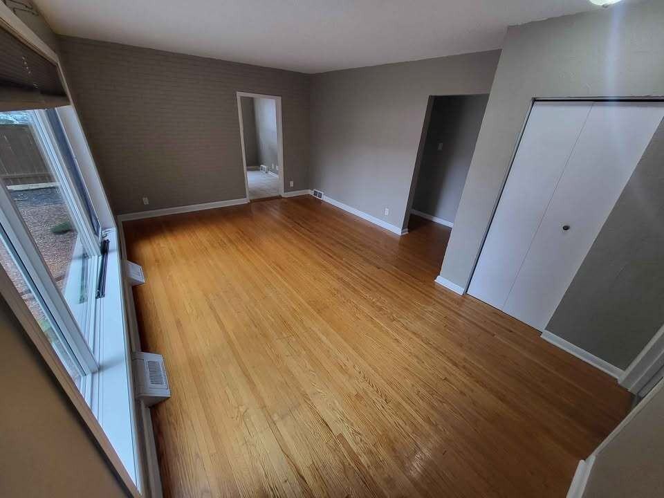 909 Saint Mary's Road - Photo 2 of 33