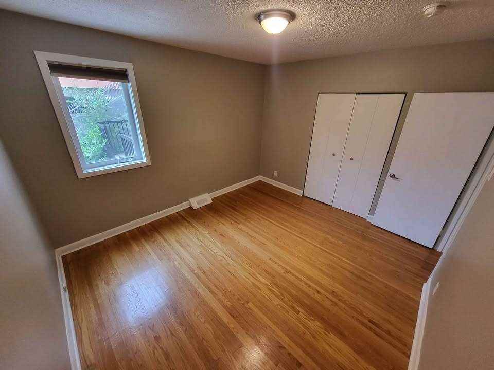 909 Saint Mary's Road - Photo 3 of 33