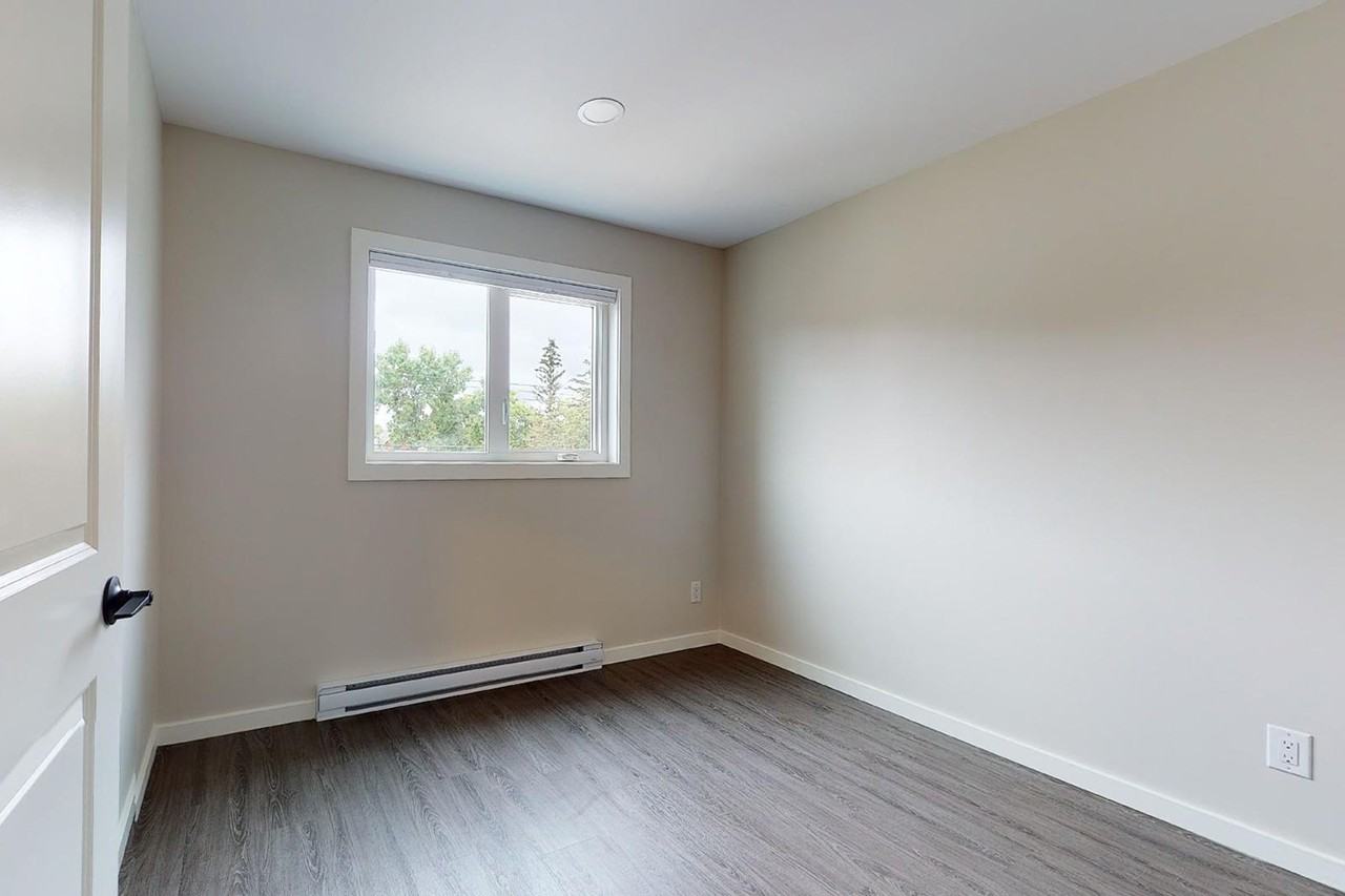 933 Taylor Avenue - Photo 5 of 21