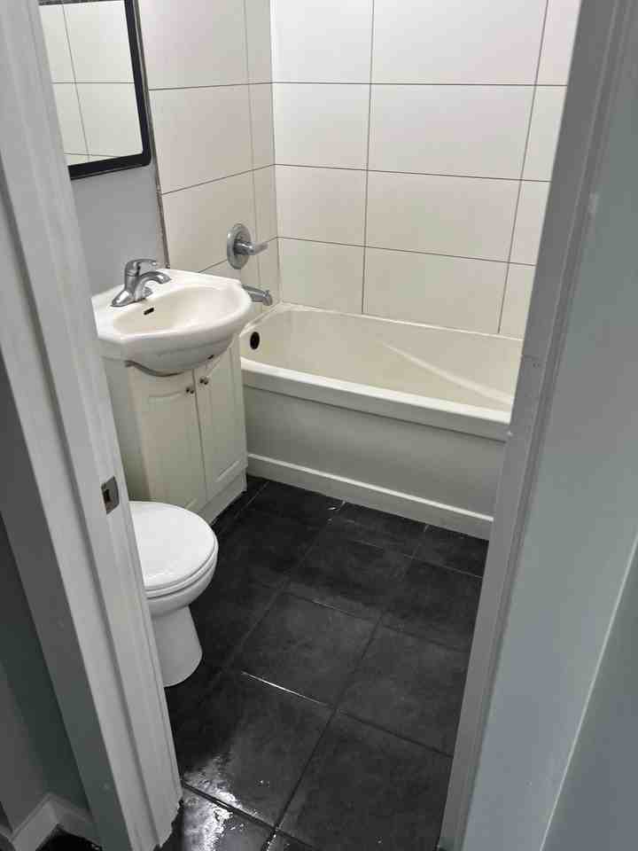 250 Furby Street - Photo 7 of 40