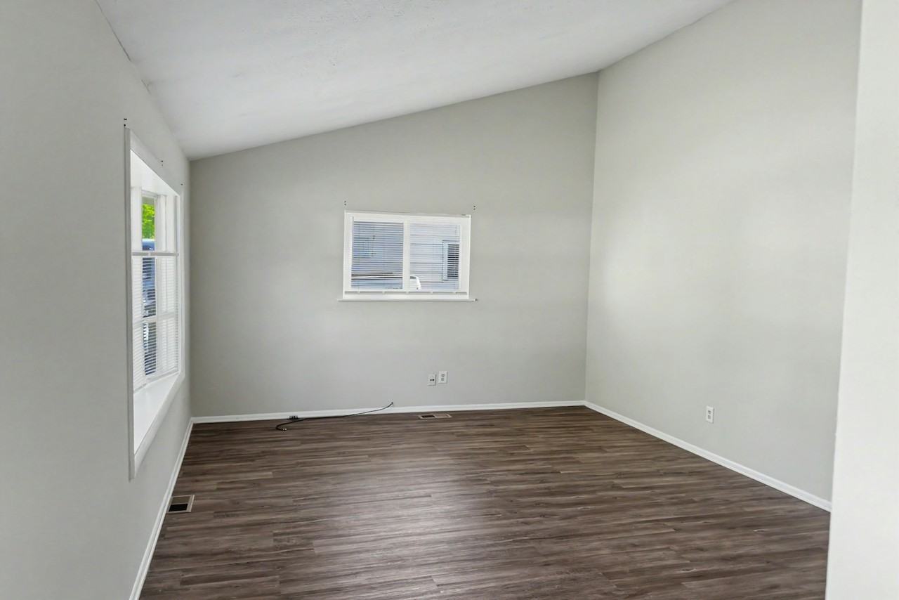 3653 Beaumont Dr - Photo 2 of 15