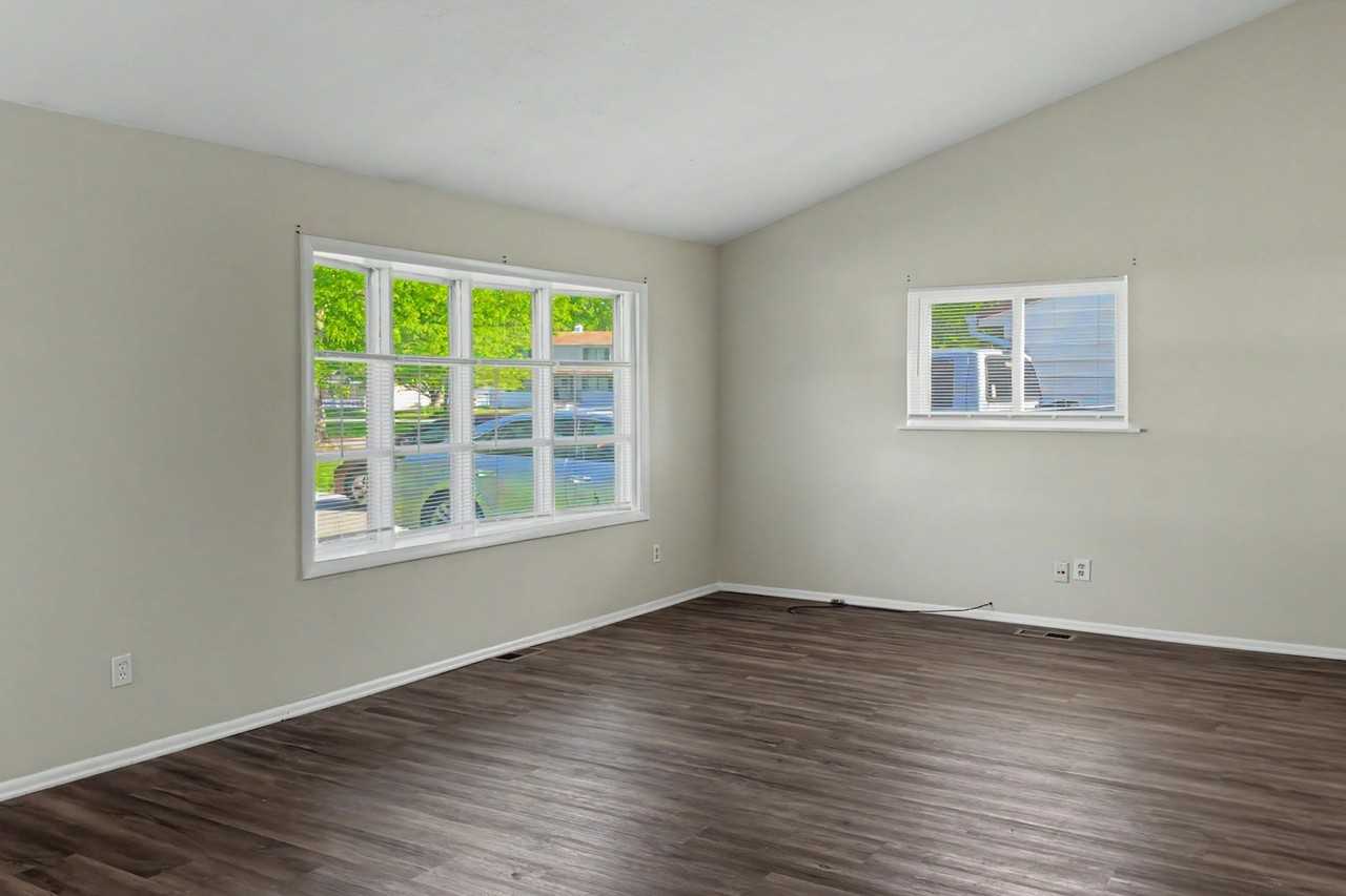 3653 Beaumont Dr - Photo 3 of 15