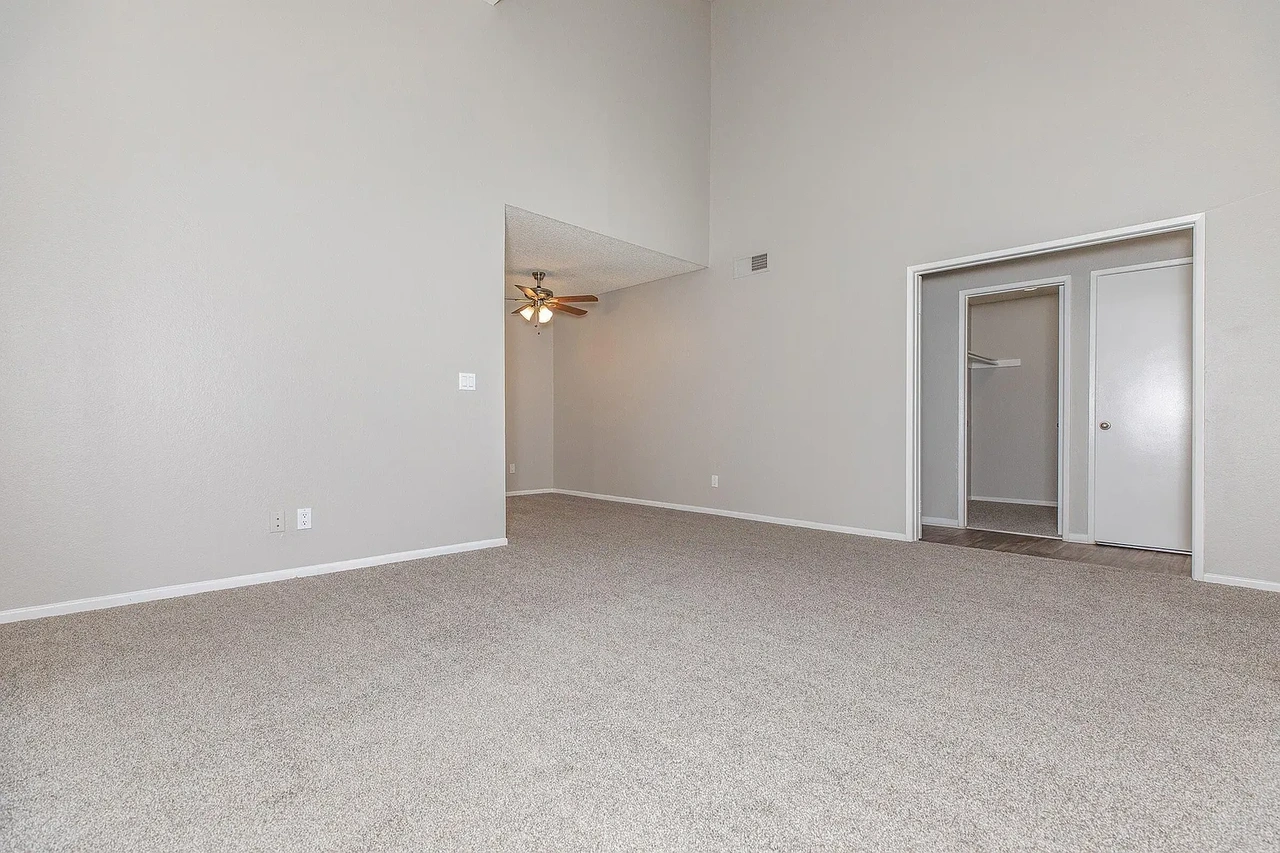 1841 S Glenn Ave - Photo 2 of 8