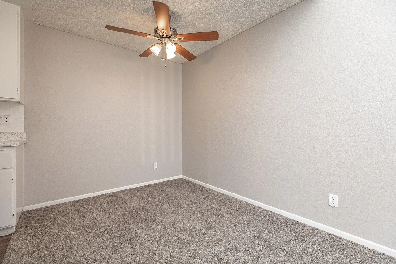 1841 S Glenn Ave - Photo 6 of 8