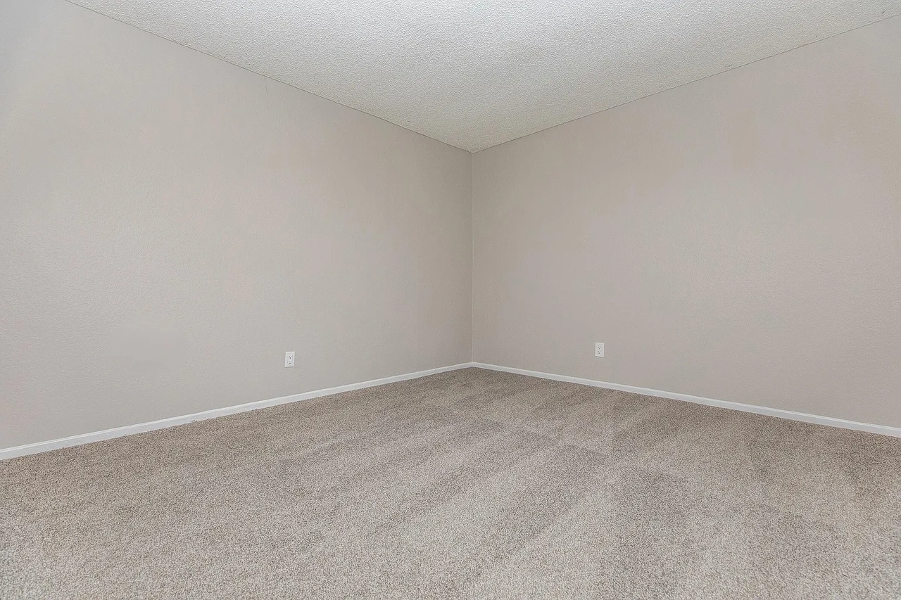 1841 S Glenn Ave - Photo 7 of 8