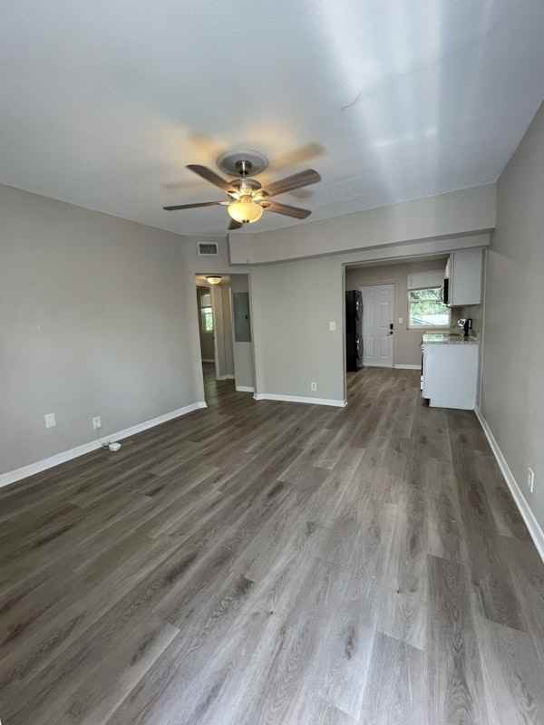 1575 West 19th Street, Unit 3 - Photo 5 of 17