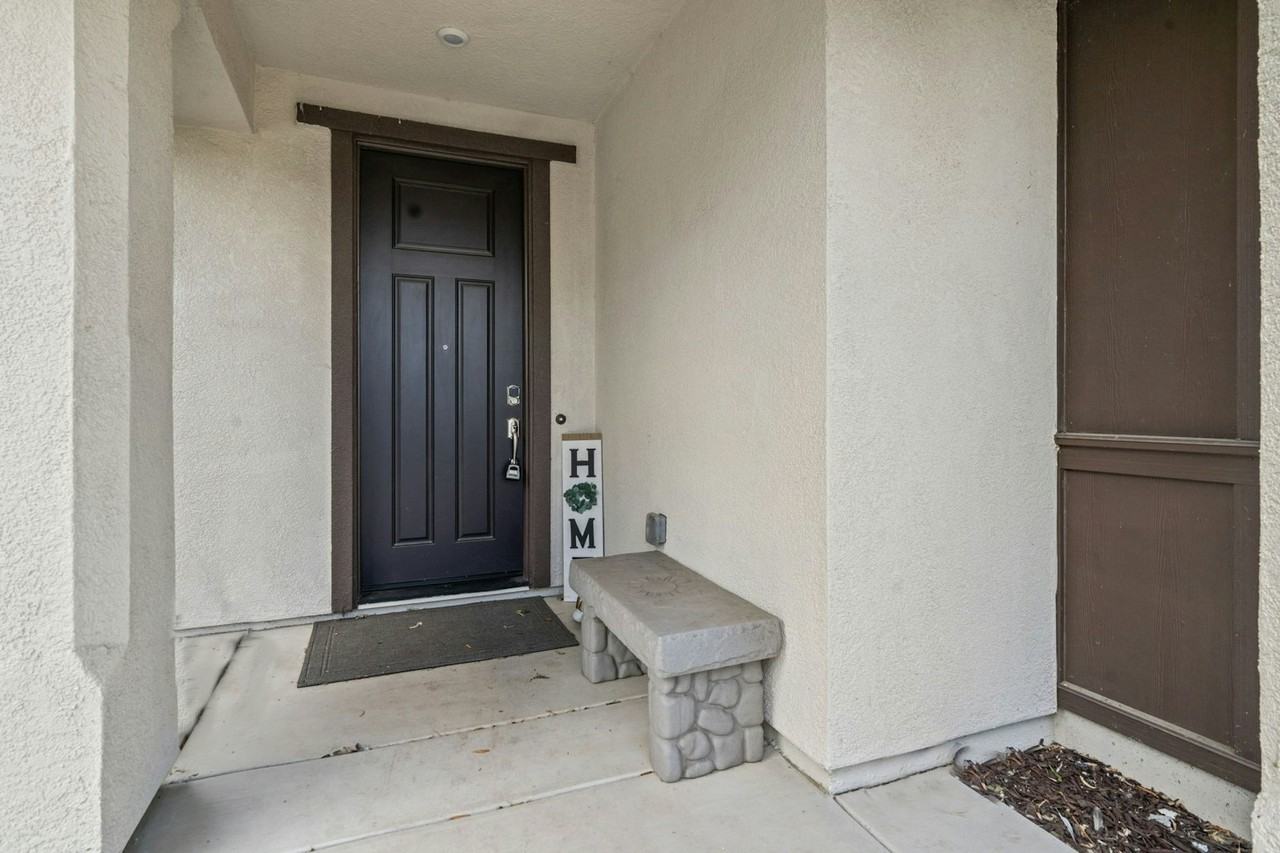 123 Rodbell Lane - Photo 3 of 15