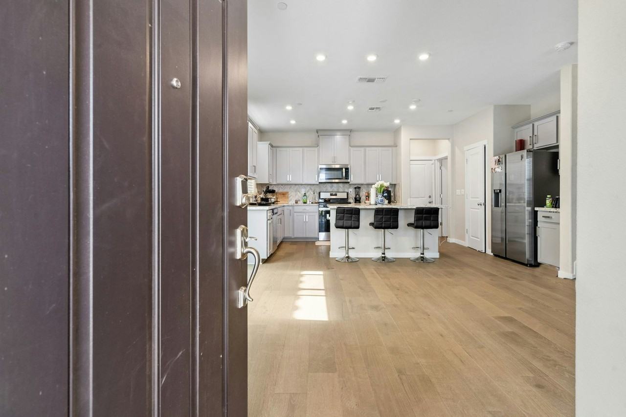 123 Rodbell Lane - Photo 4 of 15