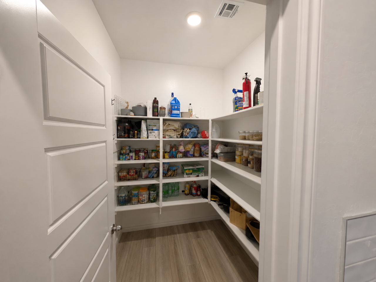 9263 Albus Hills Avenue - Photo 5 of 26
